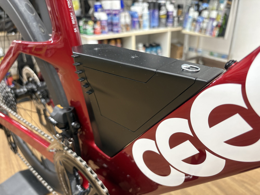 CEEPO_Katana_Dura-Ace_2025_Candy-Red_White