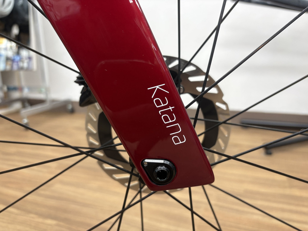 CEEPO_Katana_Dura-Ace_2025_Candy-Red_White