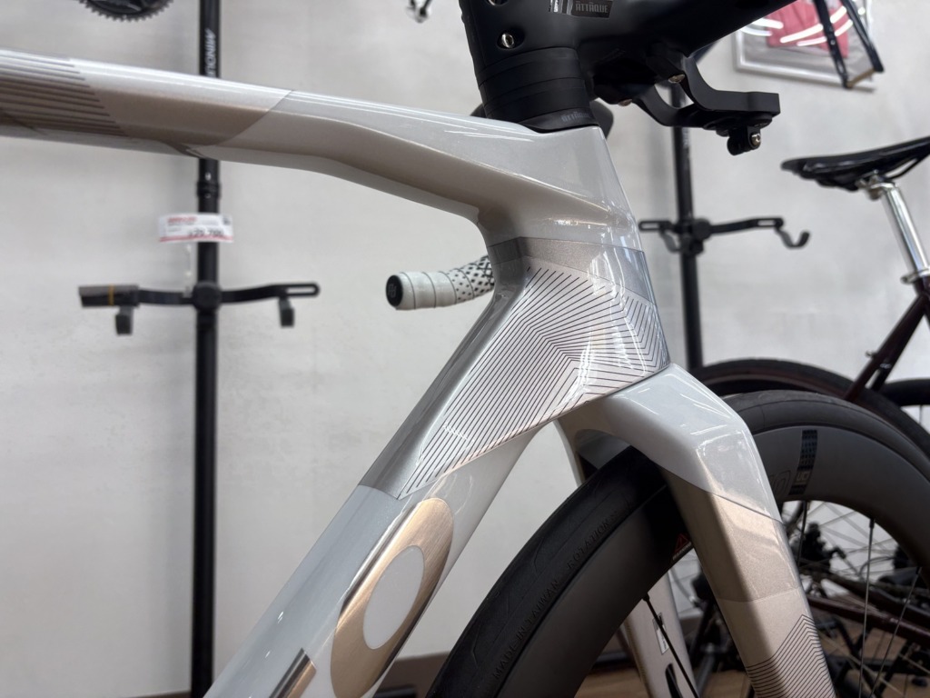 GUSTO_GTR_SPORT_TE_Peal-White