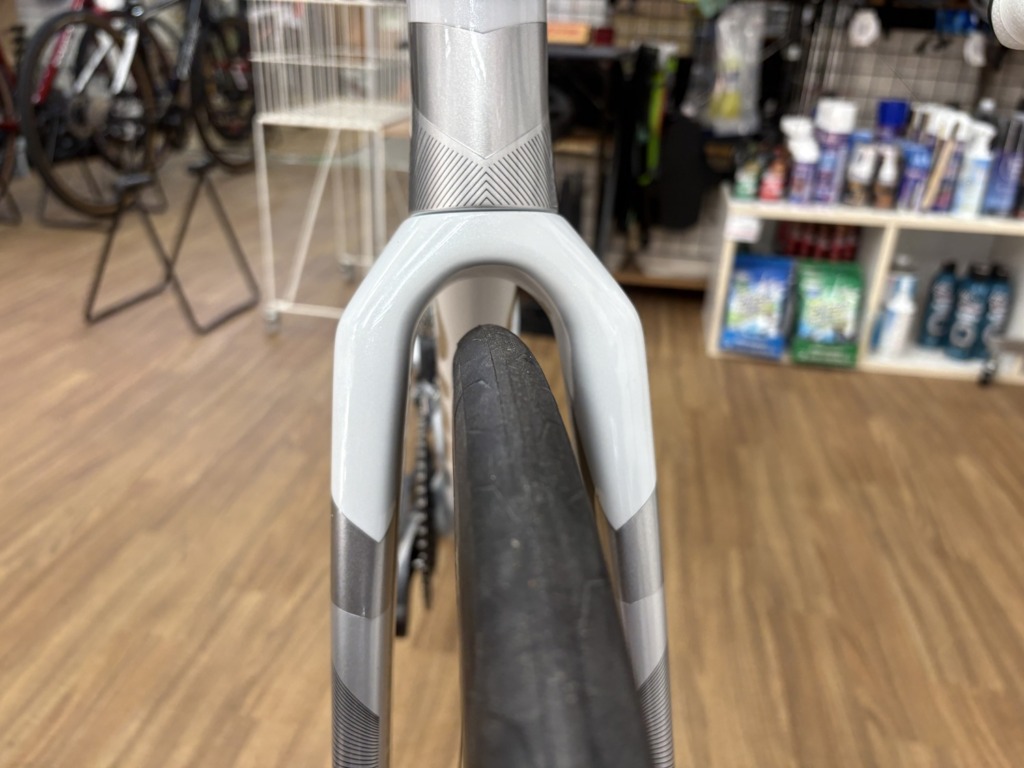 GUSTO_GTR_SPORT_TE_Peal-White