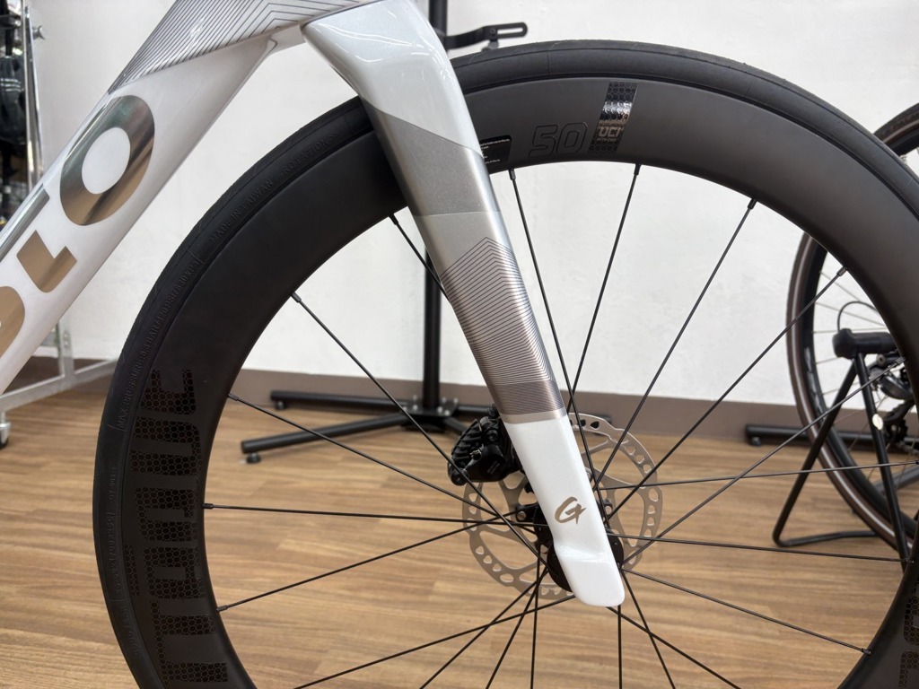 GUSTO_GTR_SPORT_TE_Peal-White