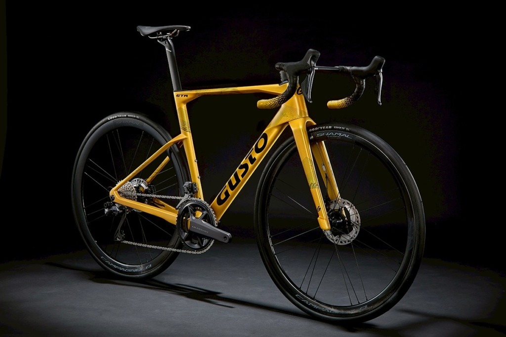 GUSTO_GTR_TEAM-GOLD