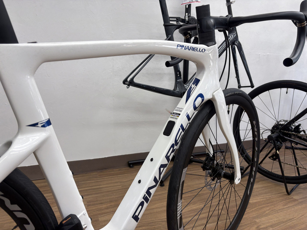 PINARELLO_F5_105_E321-FURIOUS-WHITE