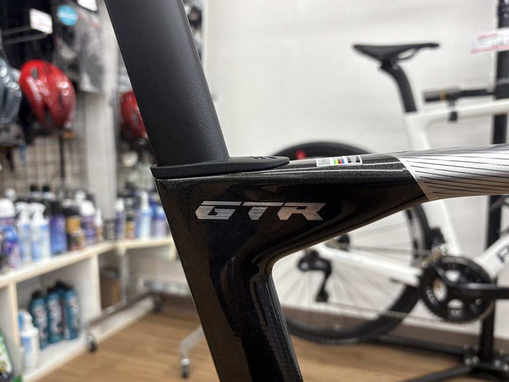 GUSTO_GTR_SPORT_TE_105_JET-BLACK