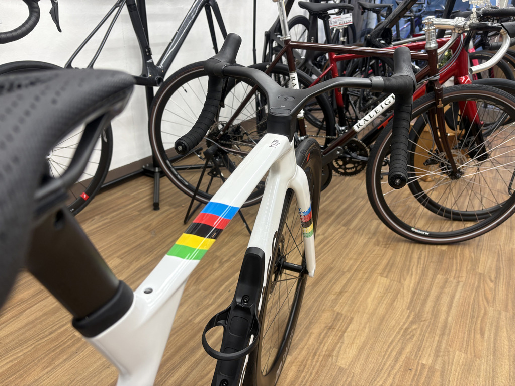 COLNAGO_Y1Rs_R9270-DURA_YSWC