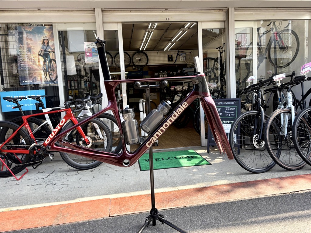 CANNONDALE_SuperSix_EVO_Frameset_Cherry-Lacquer_outside