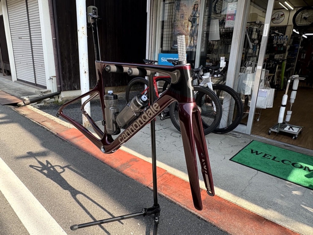 CANNONDALE_SuperSix_EVO_Frameset_Cherry-Lacquer_outside