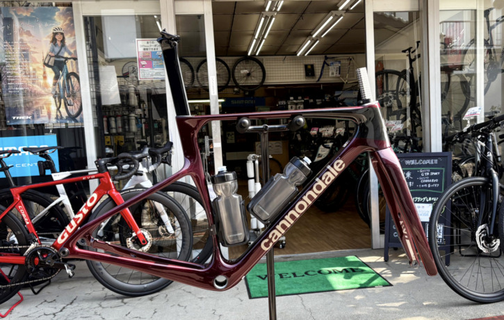 CANNONDALE_SuperSix_EVO_Frameset_Cherry-Lacquer_outside