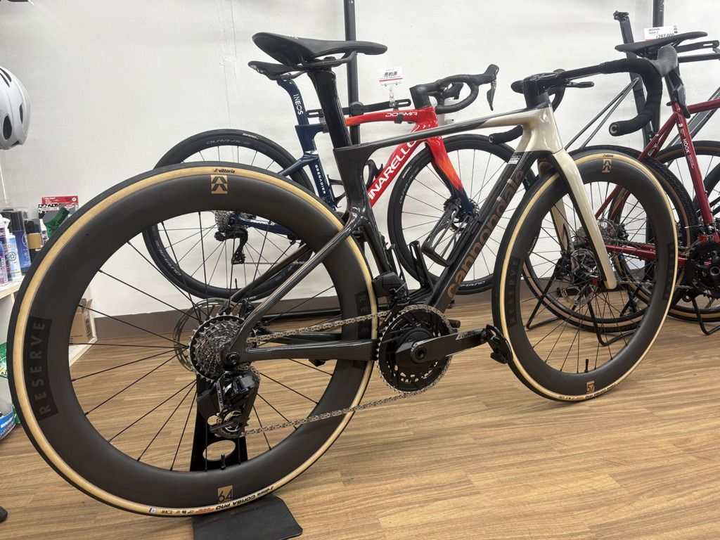 CANNONDALE_SUPERSIX_EVO_Hi-mod