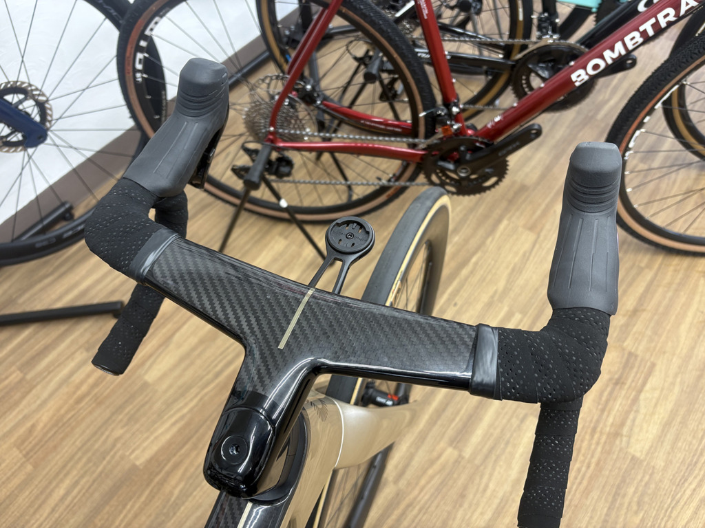 Cannondale_SuperSix_EVO_Hi_MOD_Frameset_Platinum_handle