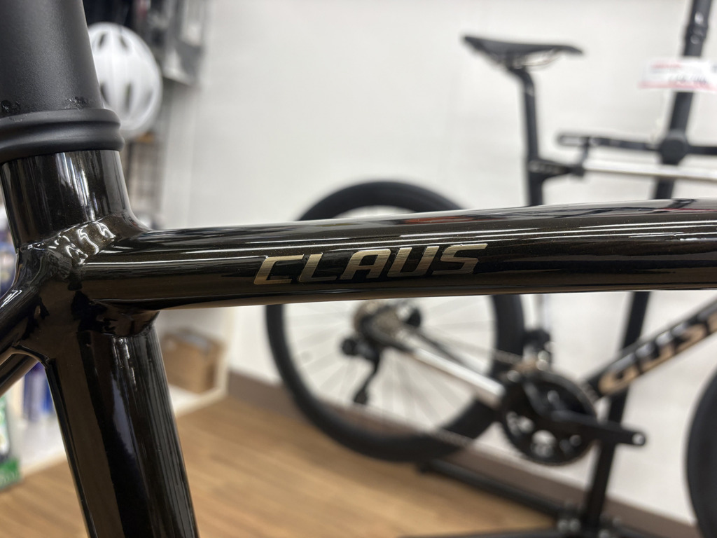 NESTO_CLAUS_Black-grey