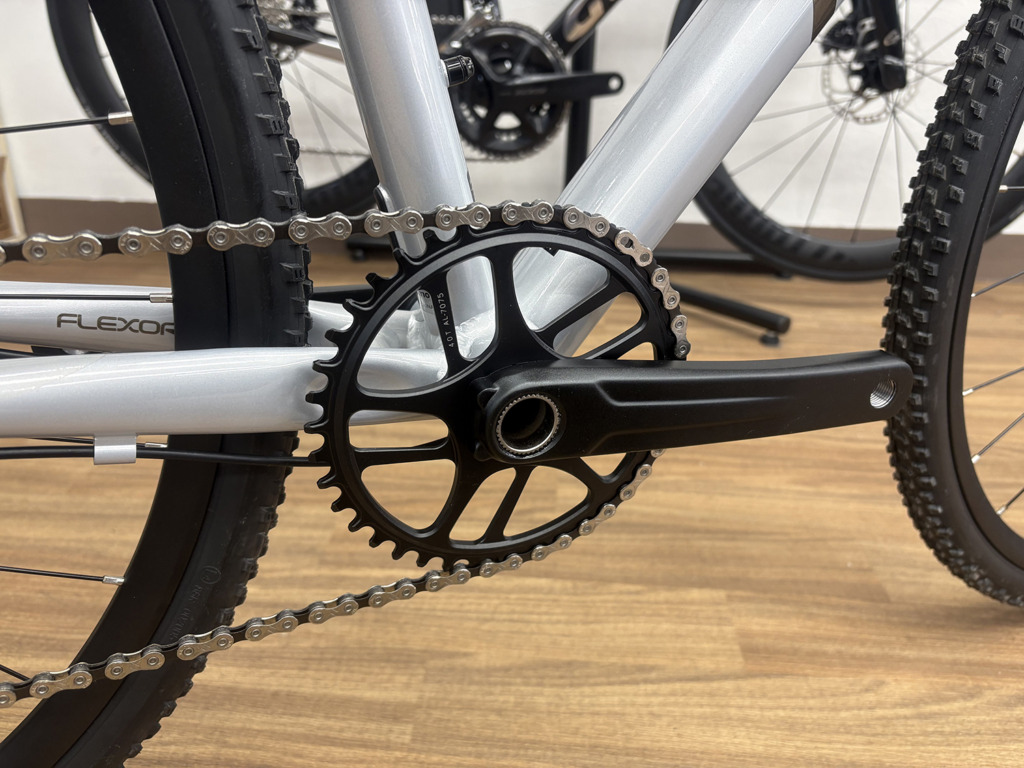 NESTO_CLAUS_Black-grey