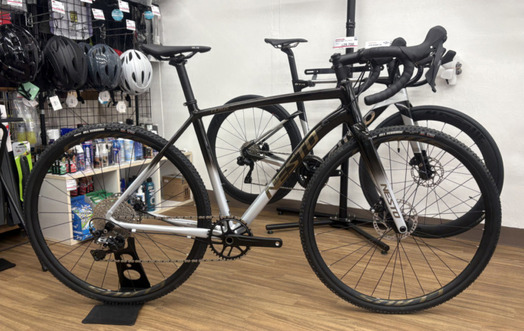 NESTO_CLAUS_Black-grey