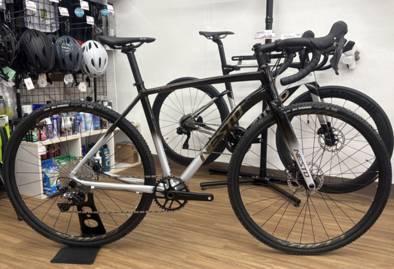 NESTO_CLAUS_Black-grey