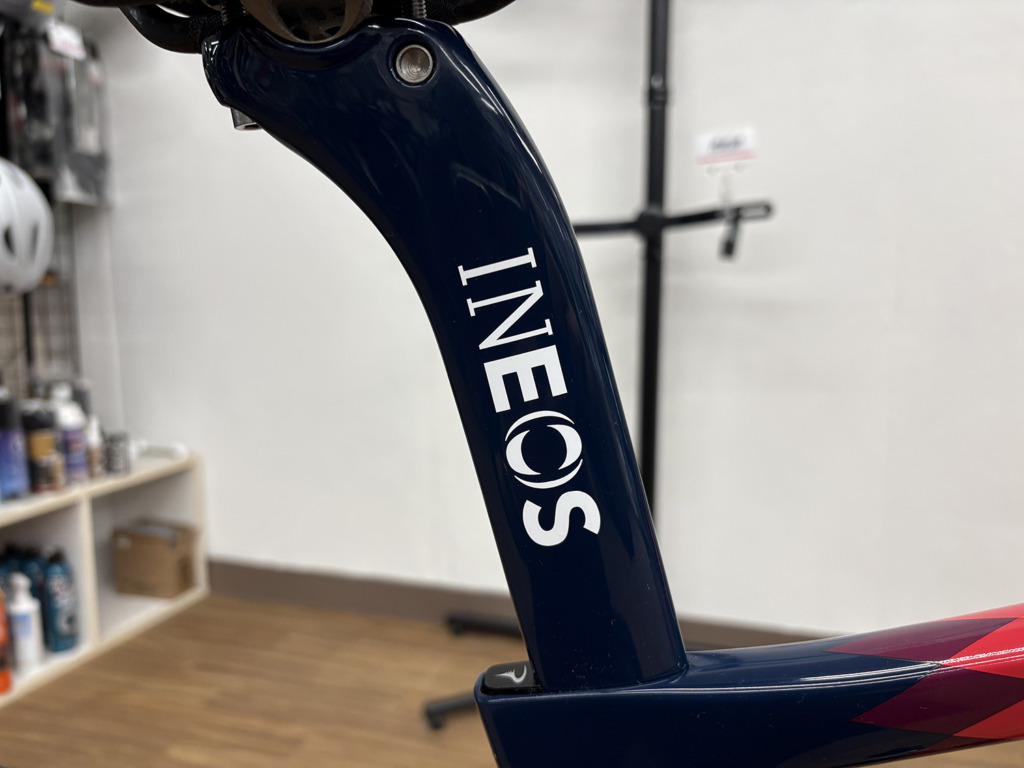 PINARELLO_DOGMA_F_DISK_イネオス_2024_D010 GRENADIER