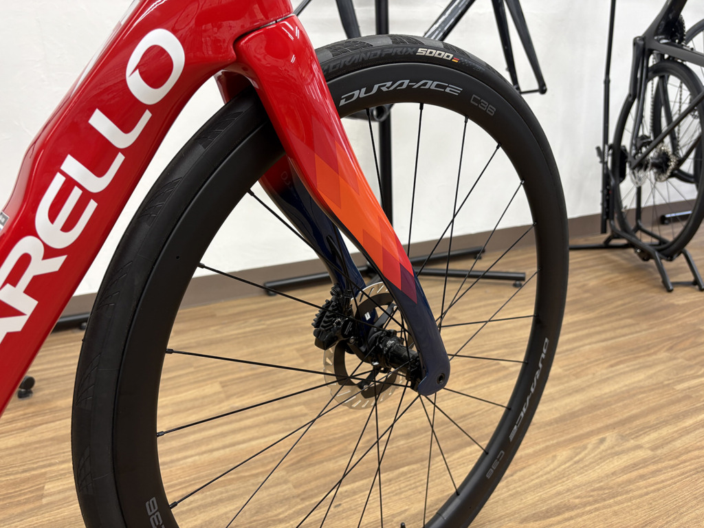 PINARELLO_DOGMA_F_DISK_イネオス_2024_D010 GRENADIER