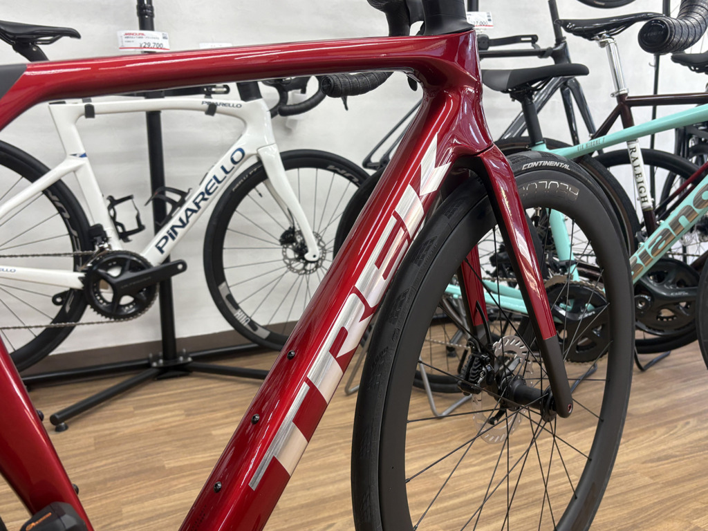 TREK_Madone_SL6_Gen8_Red