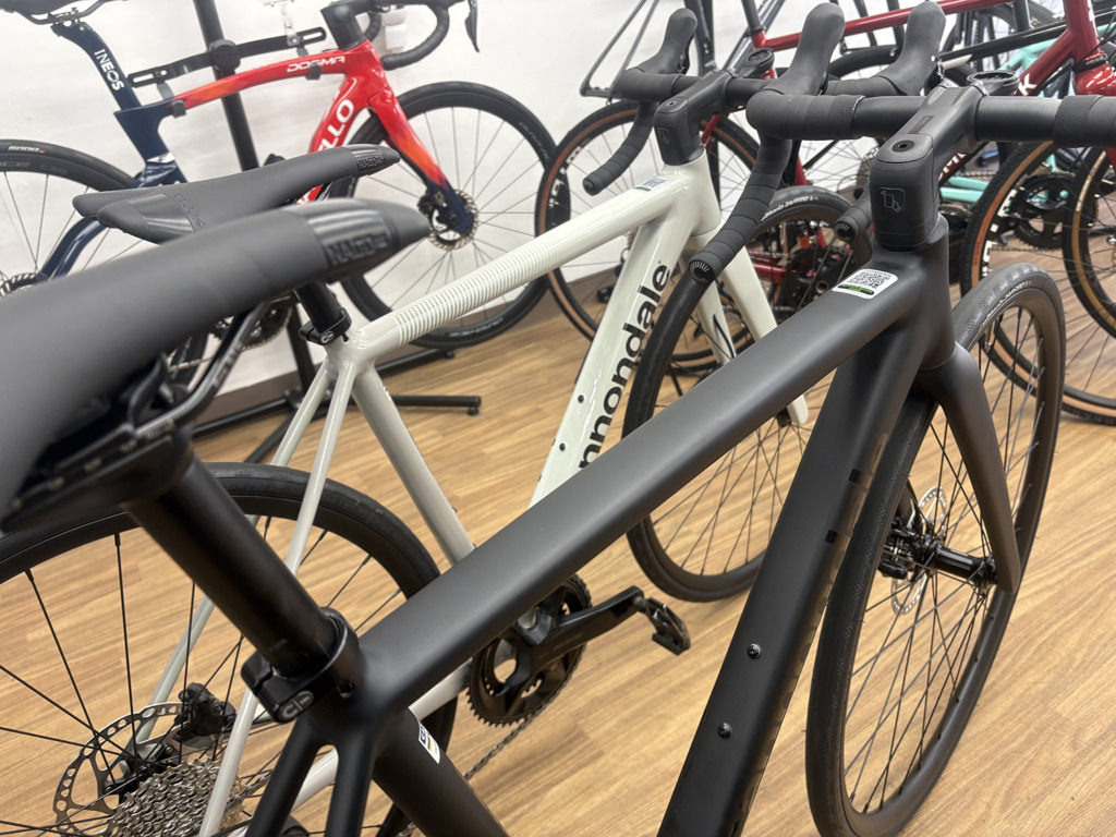 Cannondale_CAAD14_3_MatteBlack_Chalk