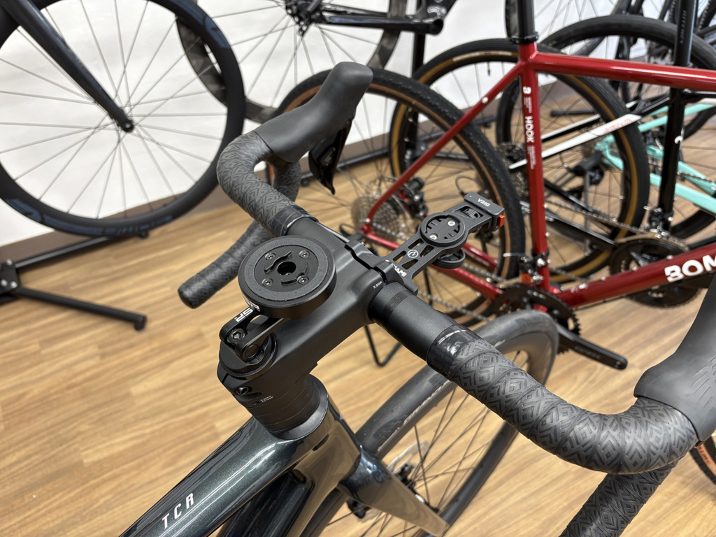 GIANT_TCR_Advanced_1_KOM_アスファルトグリーン