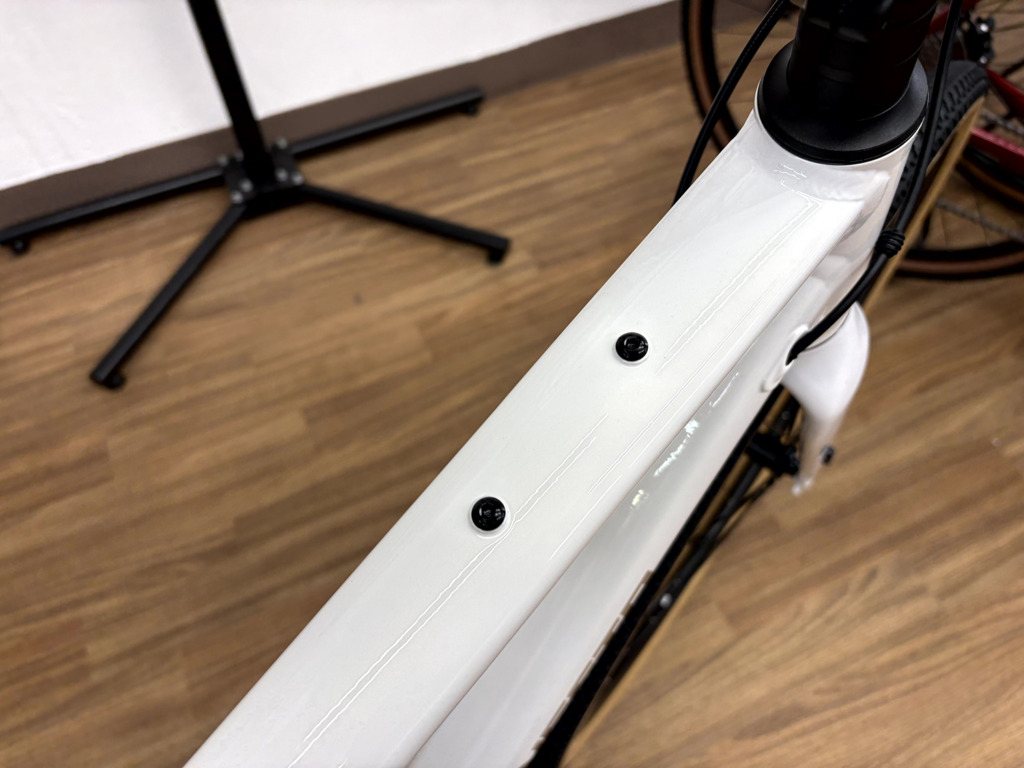 NESTO_GAVEL_ホワイトシルバーグラデーション