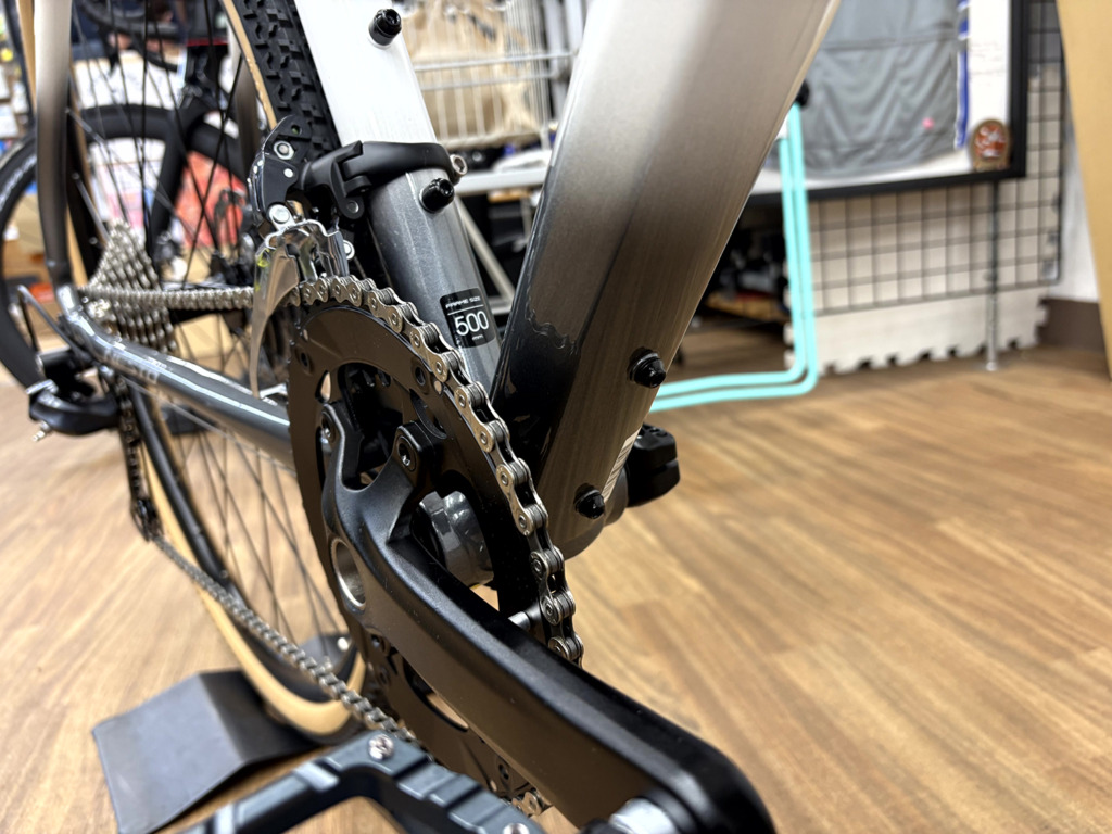 NESTO_GAVEL_ホワイトシルバーグラデーション