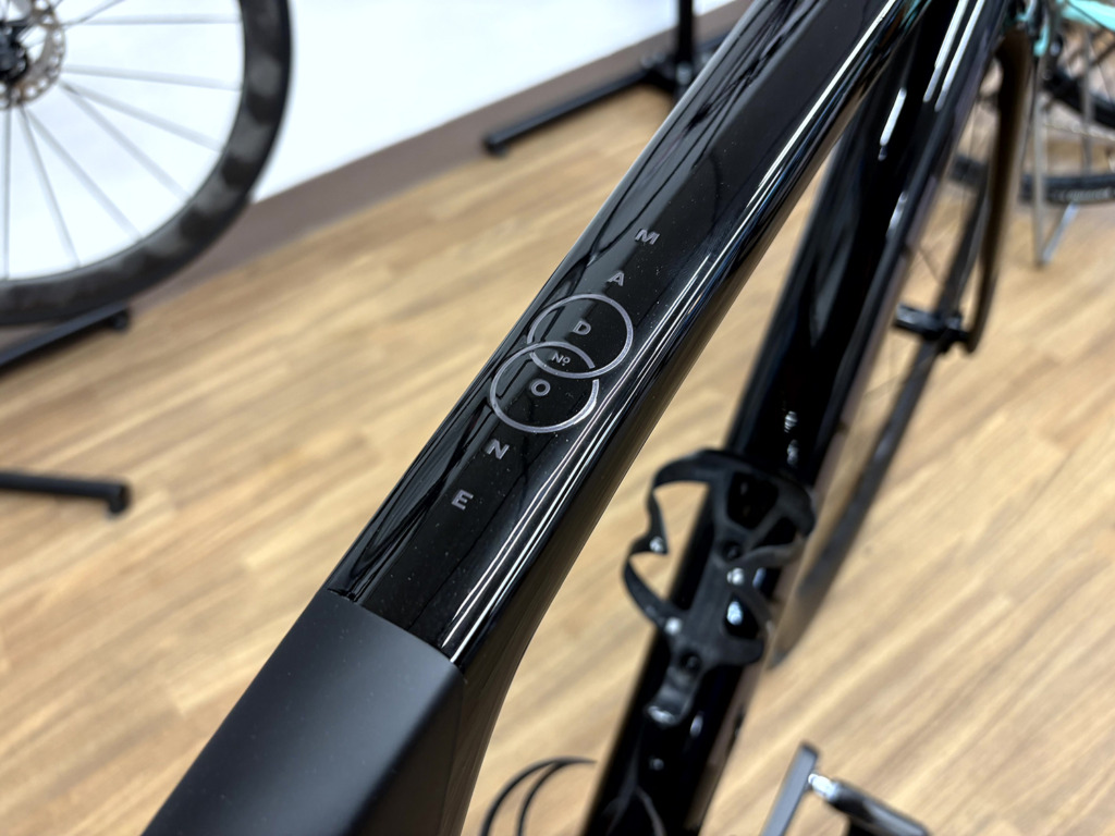 TREK_Madone_SL7_Gen8_GlossDarkStarMatteDeepSmoke