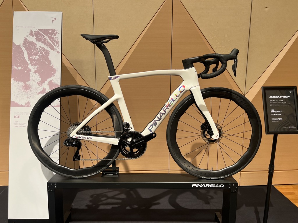 PINARELLO_DOGMA_F_2027_New_Color_J100_PHANTOM_ICE