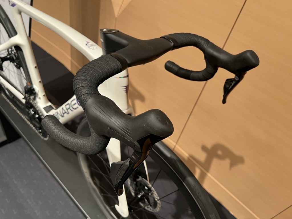 PINARELLO_DOGMA_F_2027_New_Color_J100_PHANTOM_ICE
