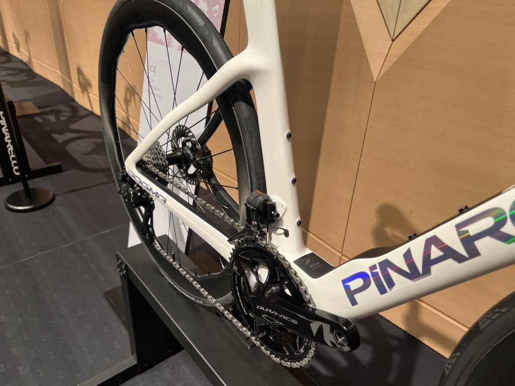 PINARELLO_DOGMA_F_2027_New_Color_J100_PHANTOM_ICE