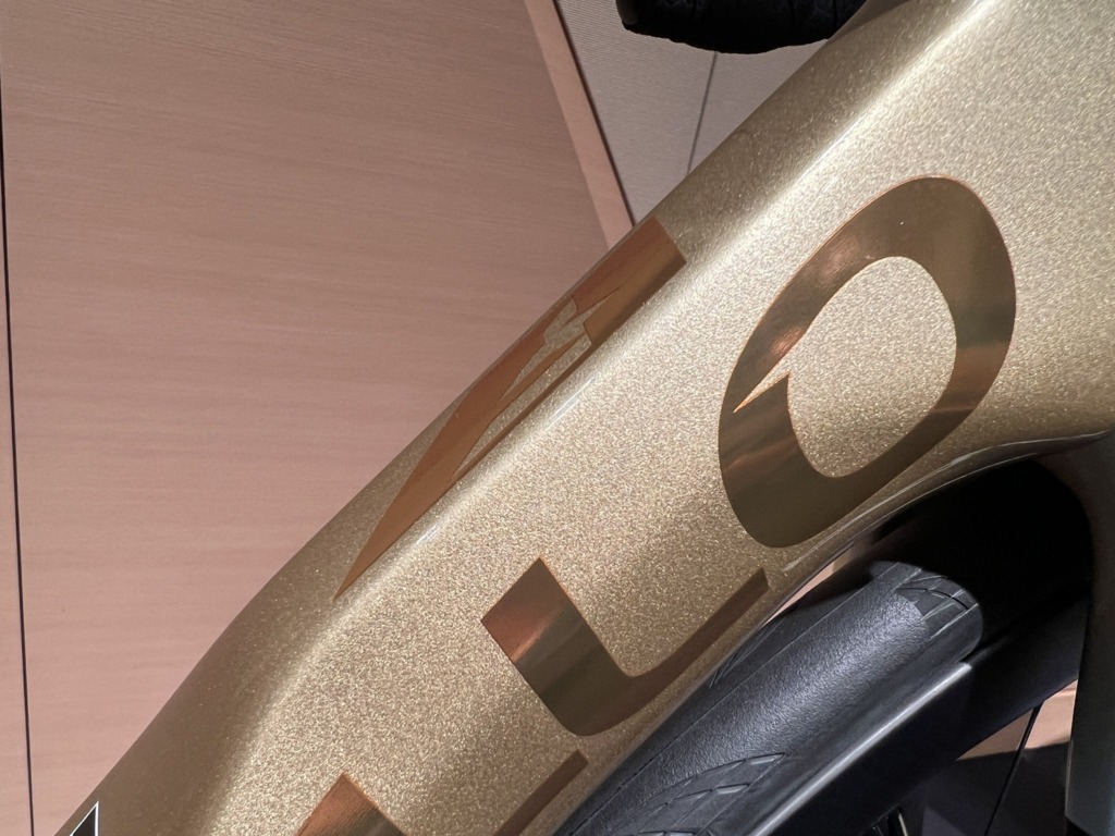 PINARELLO_DOGMA_F_2027_New_Color_J102_MOLTEN_SAND
