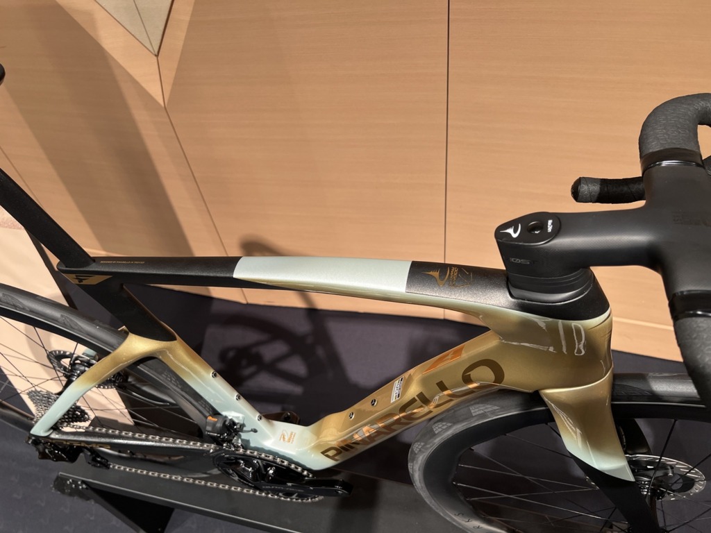 PINARELLO_DOGMA_F_2027_New_Color_J102_MOLTEN_SAND