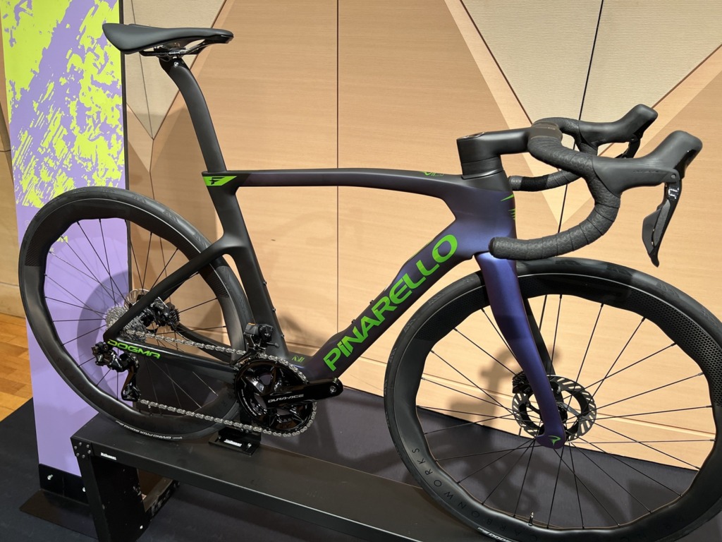 PINARELLO_DOGMA_F_2027_New_Color_J104_COBALT_PHANTOM