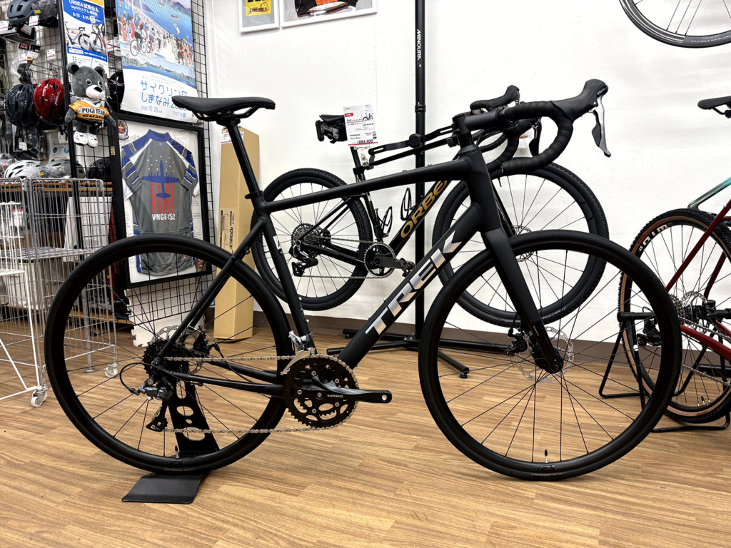 TREK_Domane_AL2_Gen4_MatteDarkStarBlack