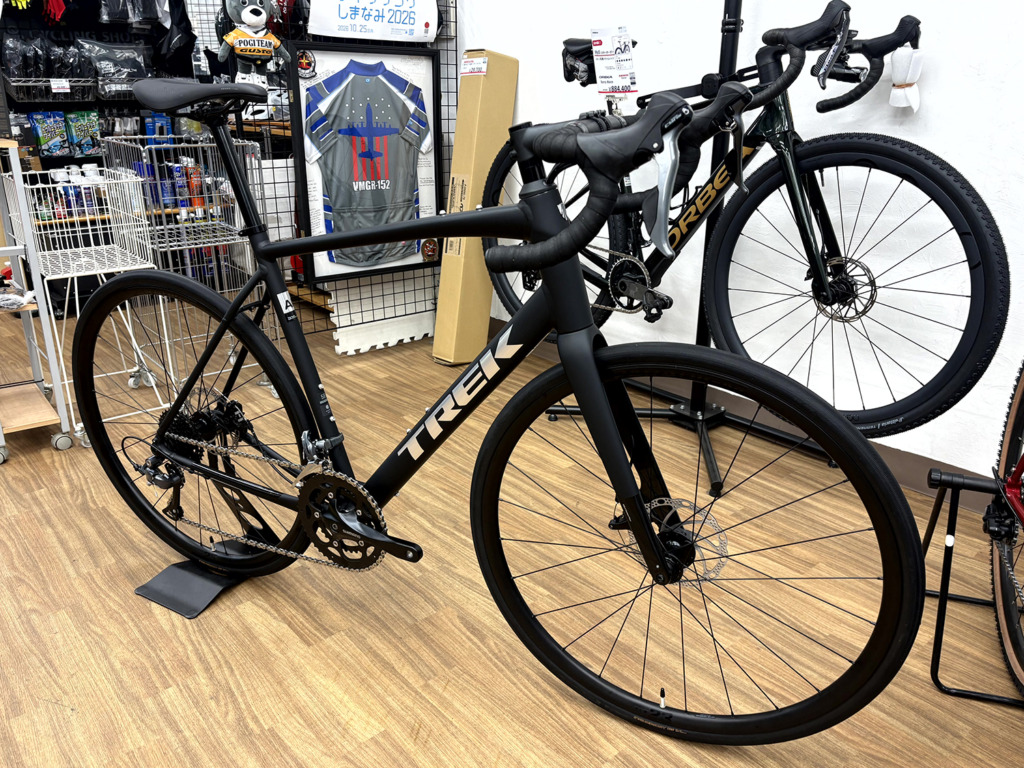 TREK_Domane_AL2_Gen4_MatteDarkStarBlack