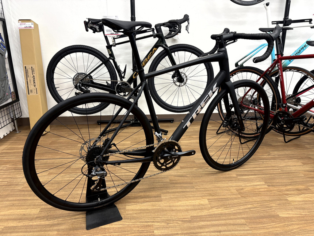 TREK_Domane_AL2_Gen4_MatteDarkStarBlack