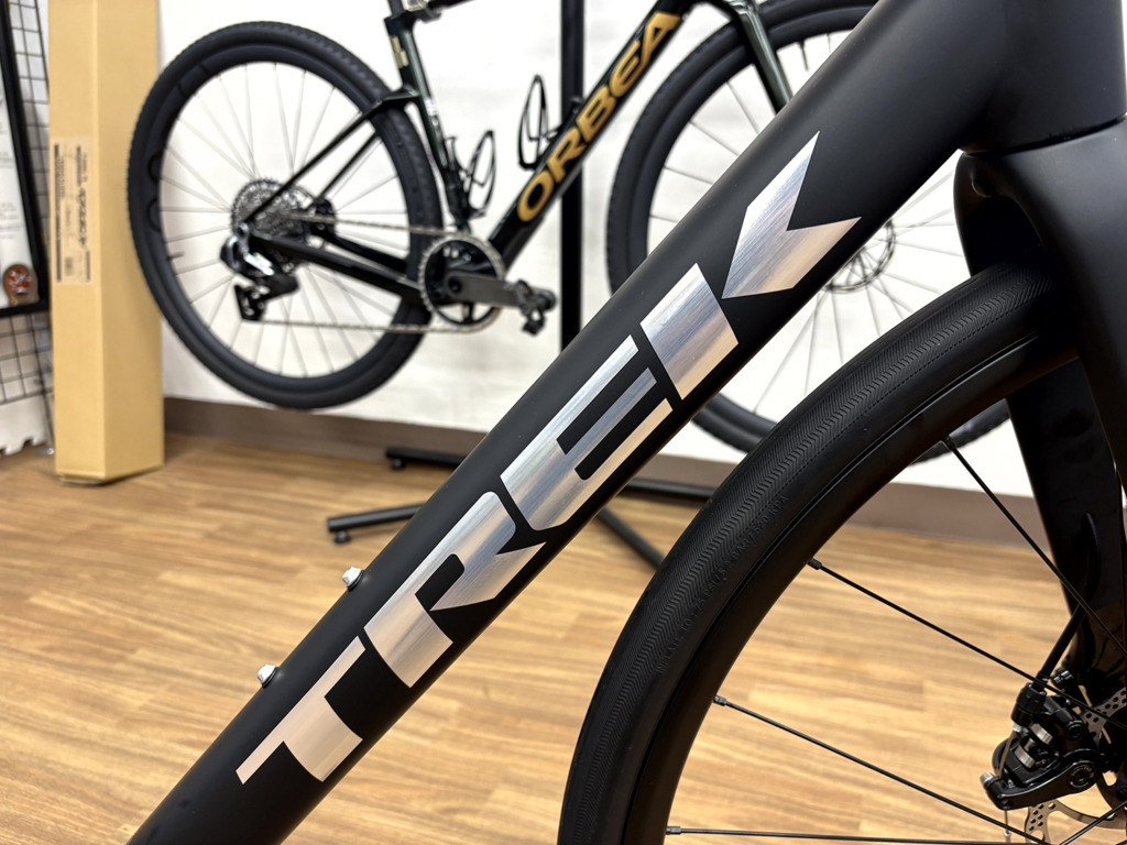 TREK_Domane_AL2_Gen4_MatteDarkStarBlack