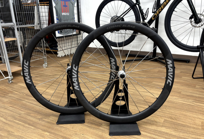 MAVIC_Cosmic_SLR_45_Limited_Silver_top