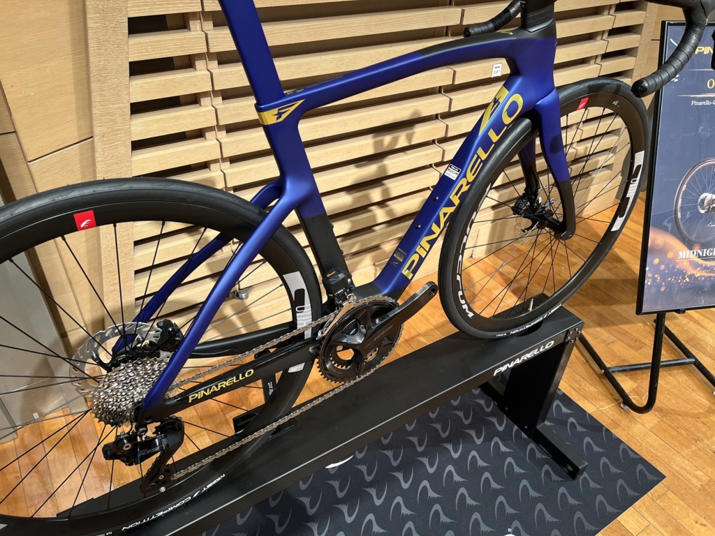 PINARELLO_F5_japan_limited_color_MIDNIGHT_BLUE_GOLD