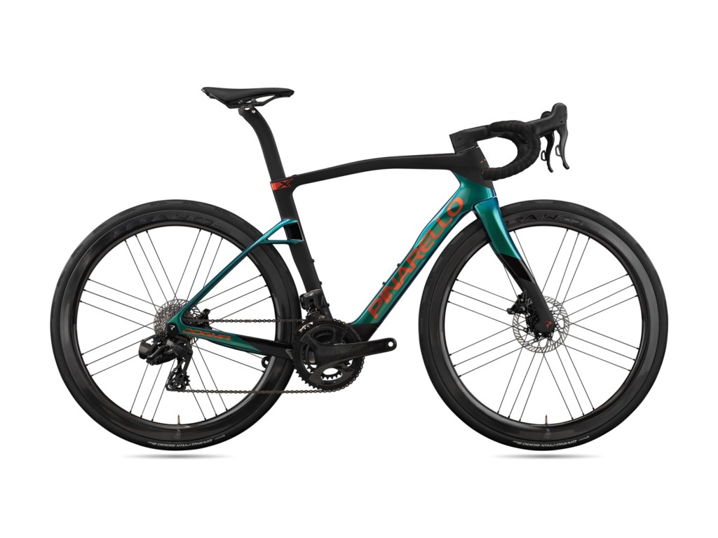 PINARELLO_P27_DOGMA X_J121_CAMPAGNOLO SUPER RECORD 2x13_CAMPAGNOLO BORA WTO 45 DB_ORE3