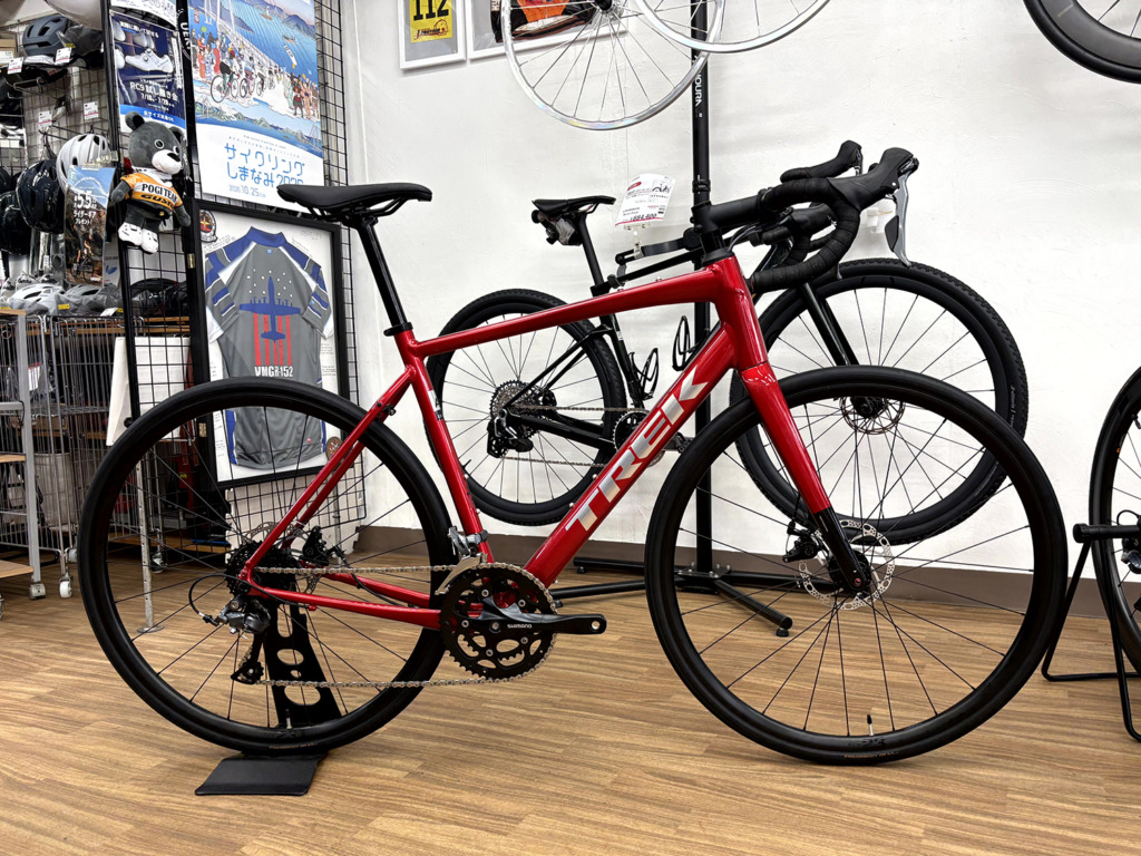 TREK_Domane_AL_2_FuryRed