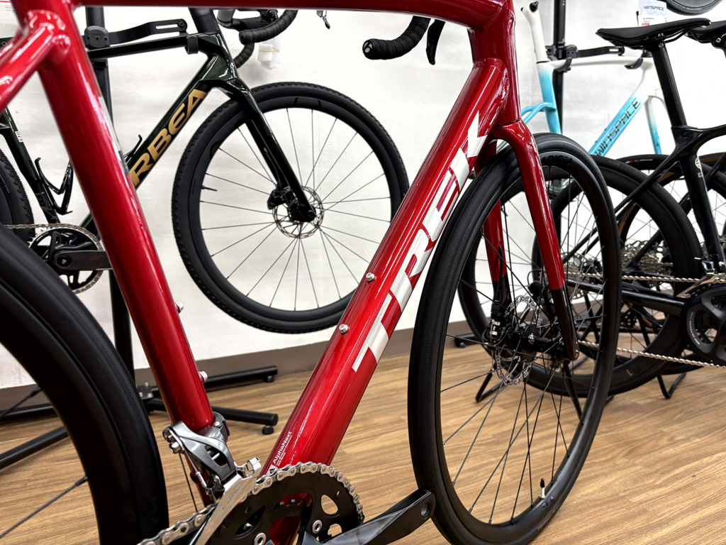 TREK_Domane_AL_2_FuryRed