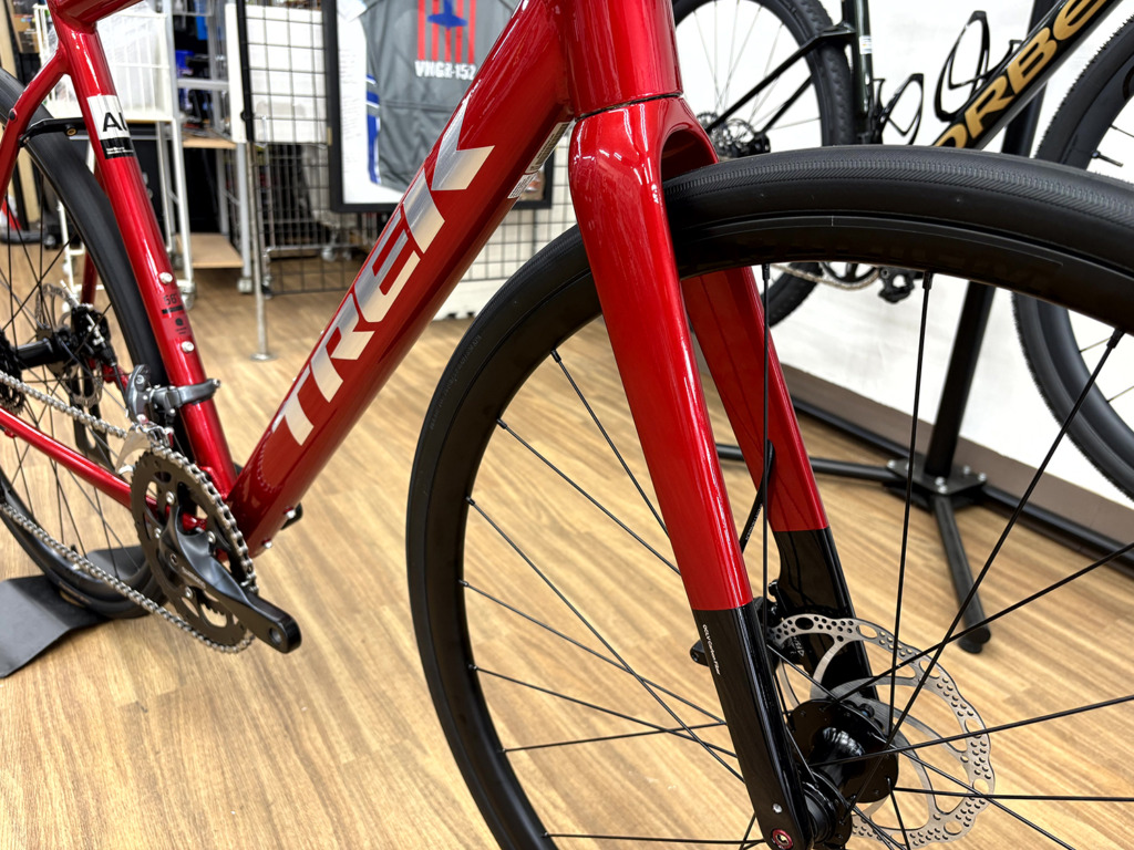 TREK_Domane_AL_2_FuryRed