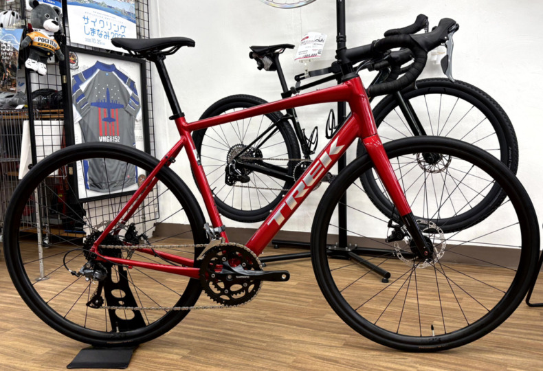 TREK_Domane_AL_2_FuryRed