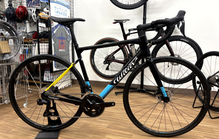Wilier_GARDA_105Di2_BKBL