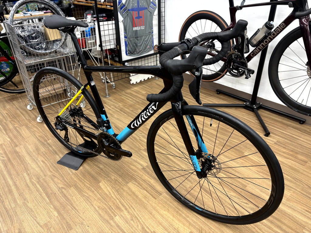 Wilier_GARDA_105Di2_BKBL