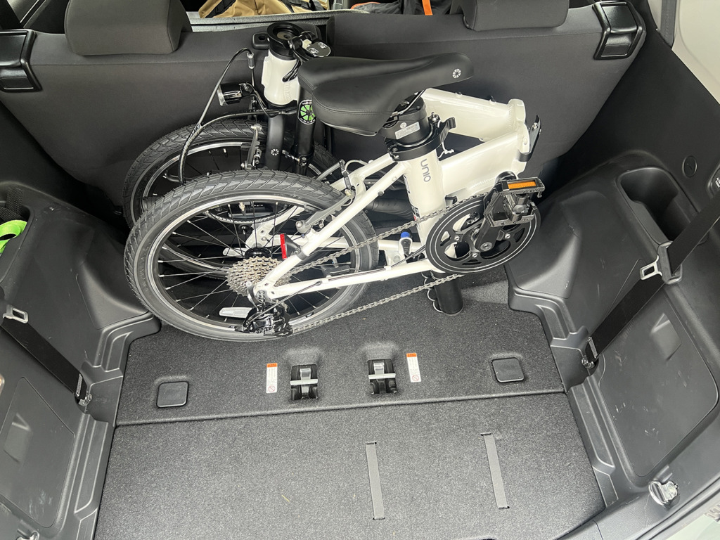 DAHON_UNIO_White_Lily_into_the_car