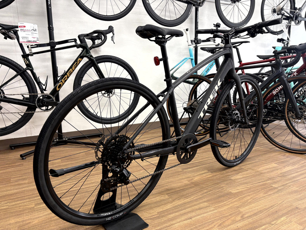 TREK_FX2_Gen4_CarbonDarkGrey